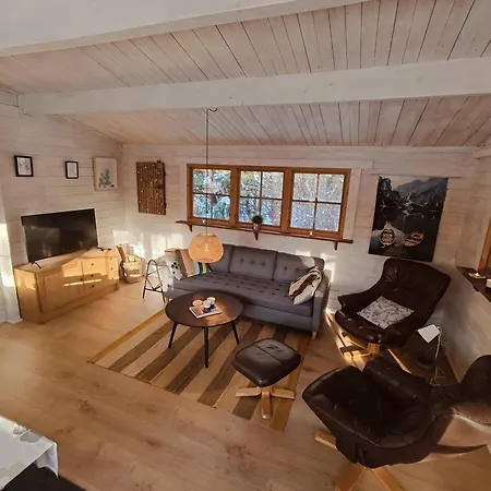 Cozy Summer House Near 펜션