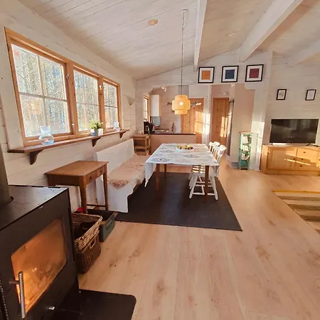 Cozy Summer House Near Дом отдыха